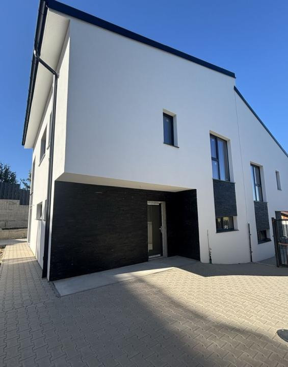 Duplex 4 camere, 120 mp utili plus 357 mp teren, 2 parcari, Zona strazii Teilor