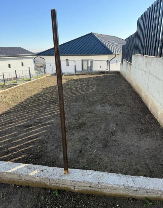 Duplex cu 4 camere, 115 mp plus 495 mp teren, Garaj, zona strazii Avram Iancu