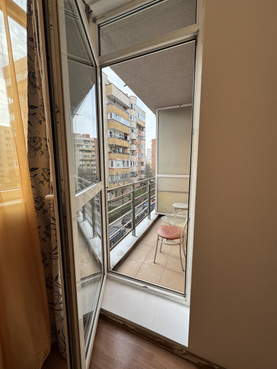 Apartament 3 camere decomandate, 65 mp, zona Semicentrala