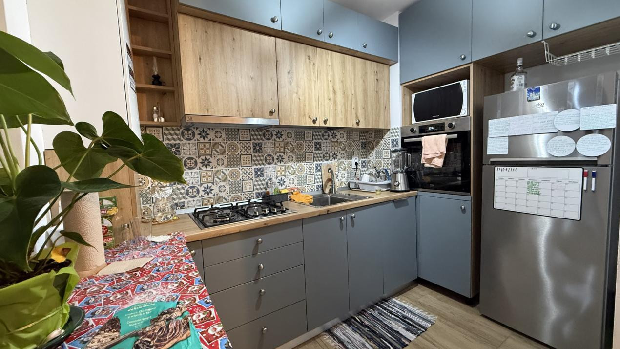 Apartament de 72mp, cu 3 camere si 2 parcari langa Vivo/Amethyst