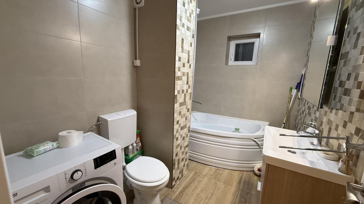 Apartament de 72mp, cu 3 camere si 2 parcari langa Vivo/Amethyst