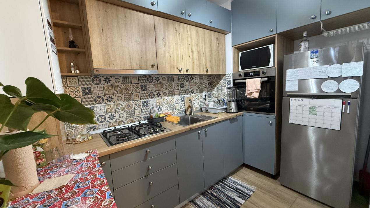 Apartament de 72mp, cu 3 camere si 2 parcari langa Vivo/Amethyst