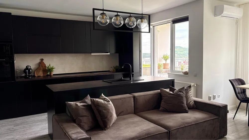 Apartament cu 2 camere, 60 mp, balcon, zona BMW