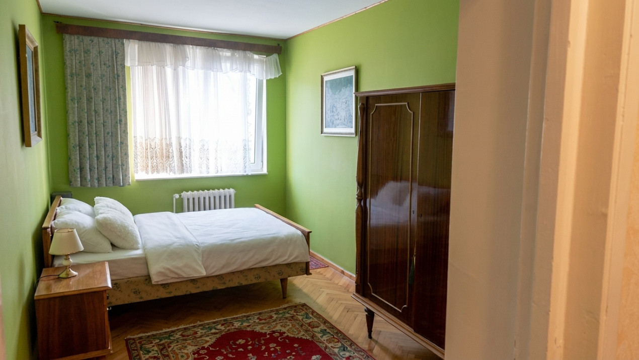 Apartament cu 3 camere, 61 mp, decomandat, etaj intermediar, zona Aleei Detunata