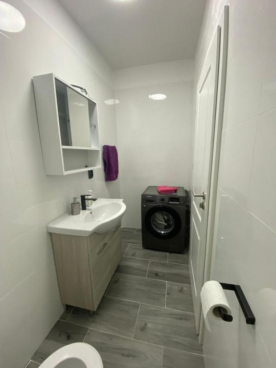 Apartament cu 3 camere, 67 mp,2 balcoane,zona Subcetate