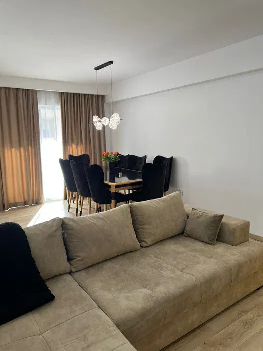 Apartament cu 2 camere, 61 mp, balcon, zona JISK