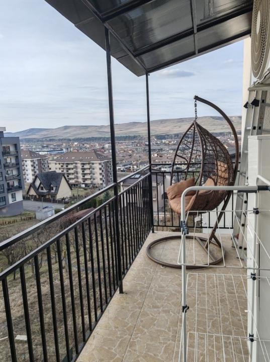 Apartament cu 3 camere,parcare,etaj intermediar