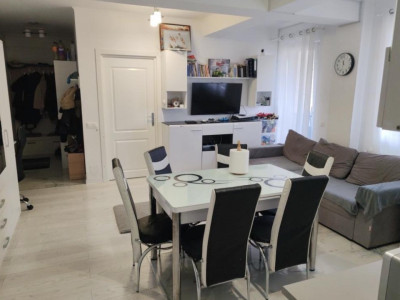 Apartament cu 3 camere,parcare,etaj intermediar