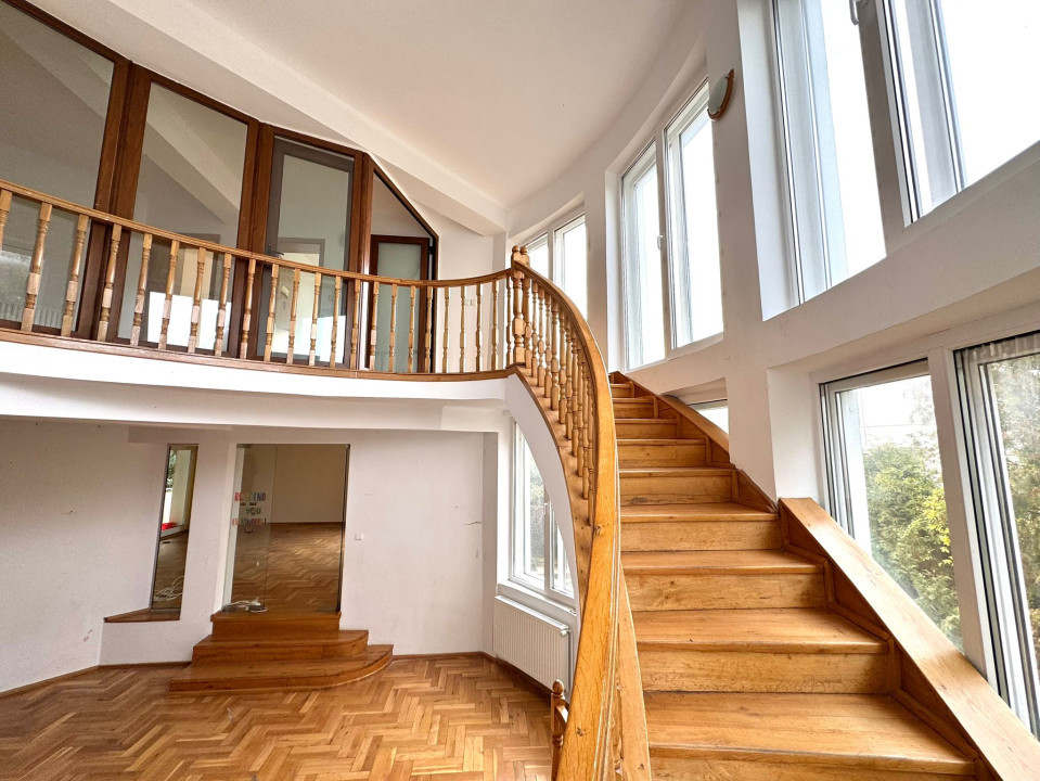 Spatiu 500 mp utili, teren 2000 mp, 10 parcări, cartier Andrei Mureșanu