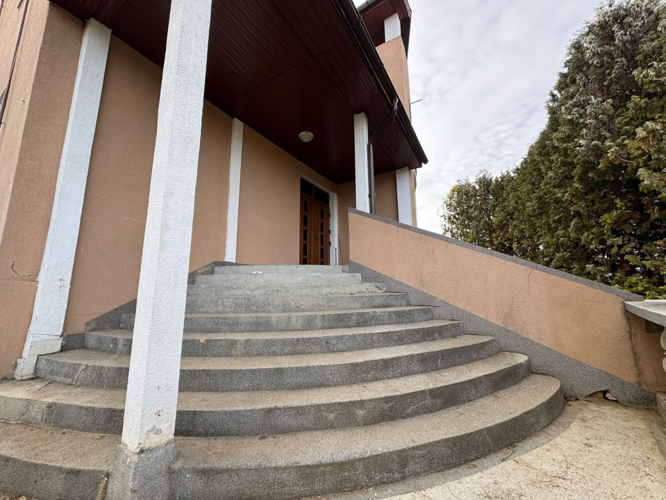 Spatiu 500 mp utili, teren 2000 mp, 10 parcări, cartier Andrei Mureșanu