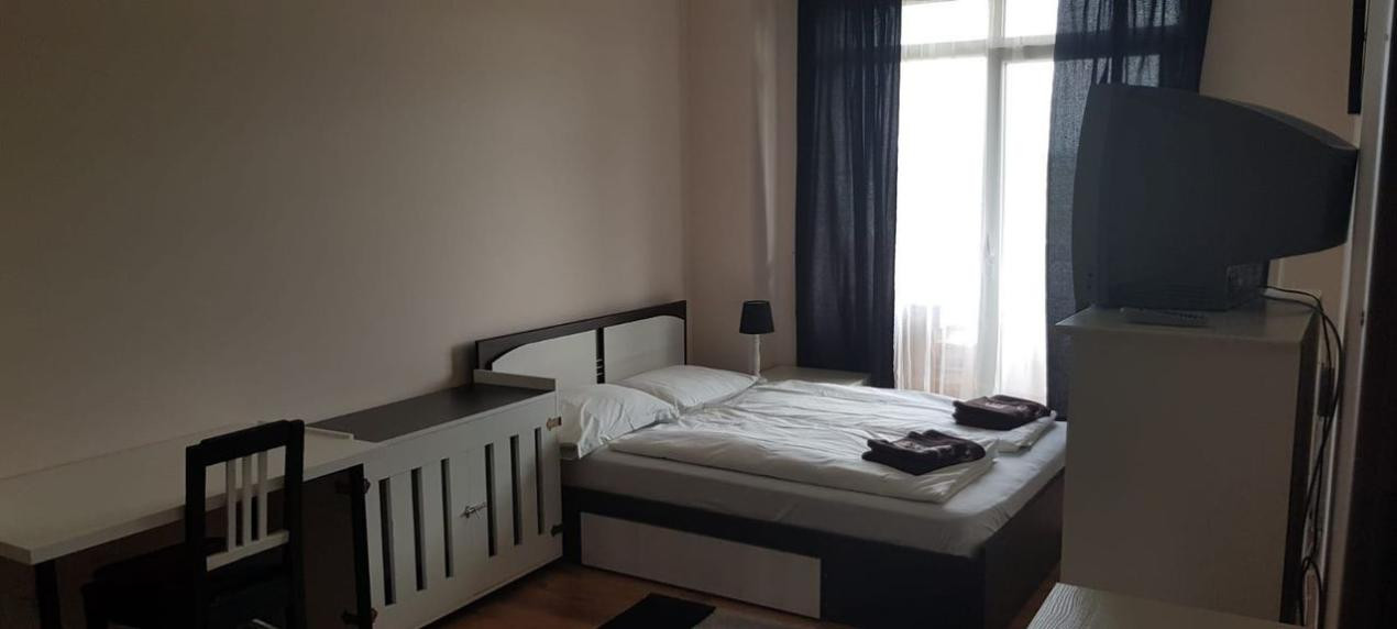 Inchiriez apartament 3 camere decomandate - zona Julius Mall, Cluj