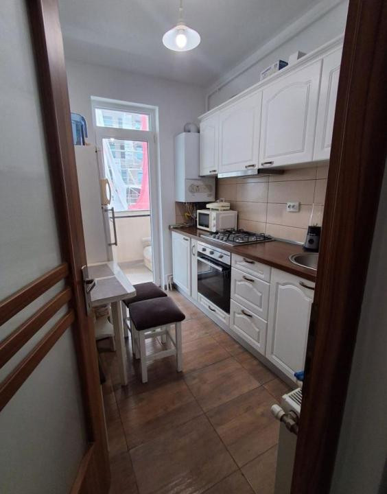 Inchiriez apartament 3 camere decomandate - zona Julius Mall, Cluj