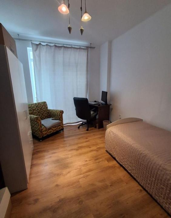 Inchiriez apartament 3 camere decomandate - zona Julius Mall, Cluj