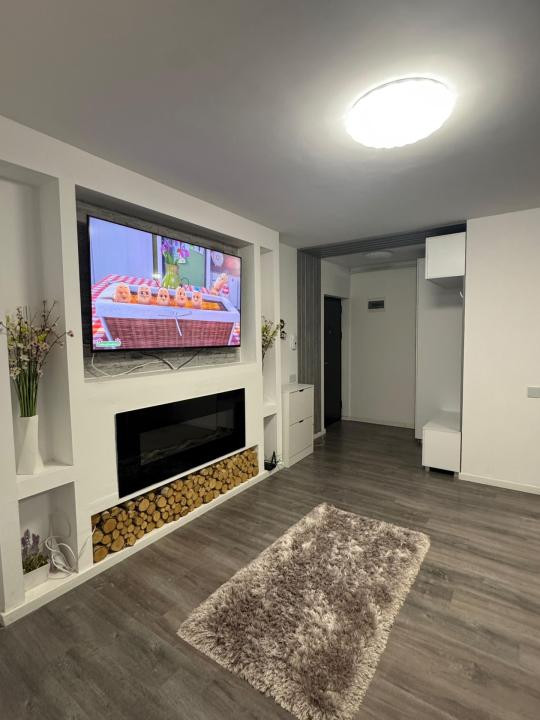 Apartament cu 3 camere, terasa, zona Stejarului