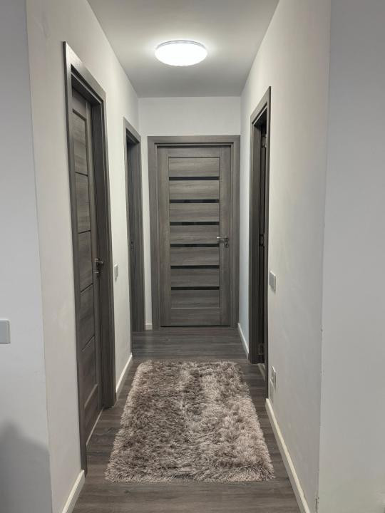 Apartament cu 3 camere, terasa, zona Stejarului