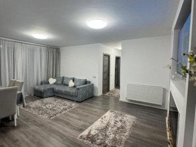 Apartament cu 3 camere, terasa, zona Stejarului