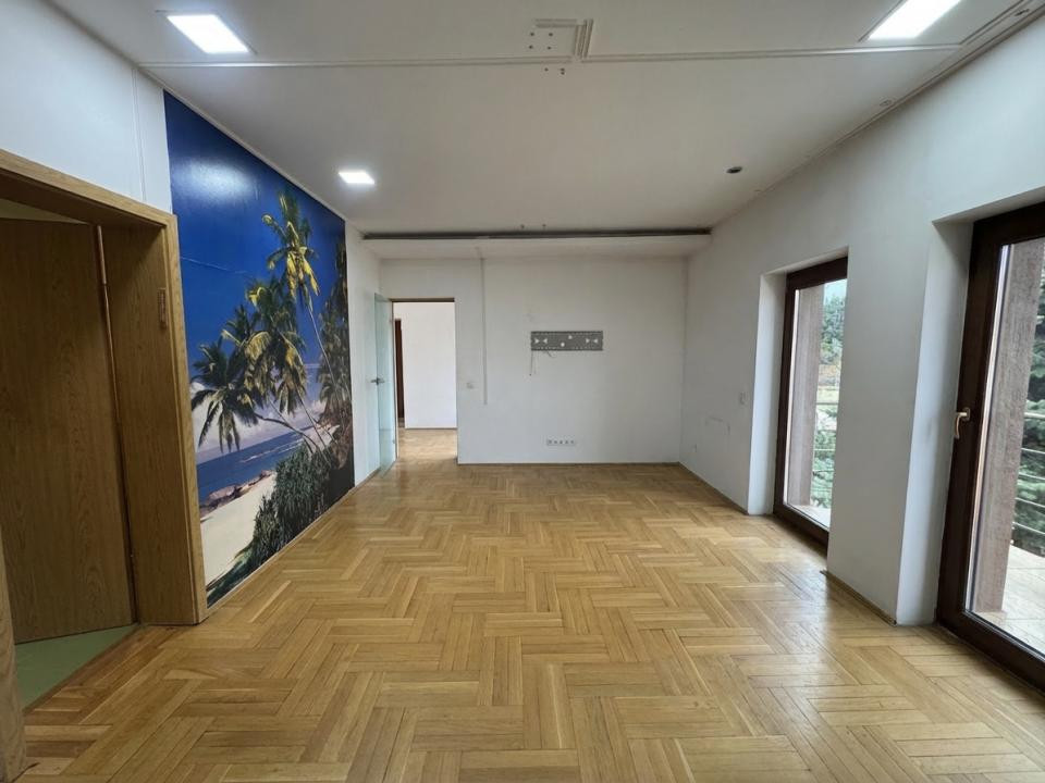 Spațiu pentru birouri, 400 mp utili, 1300 mp teren, zona Eugen Ionesco
