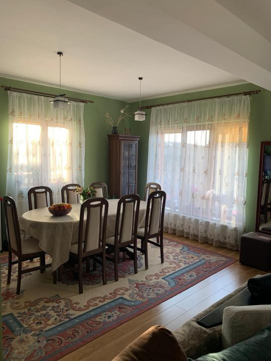 Locuința ideală pentru familie – spațiu, lumină și natură aproape