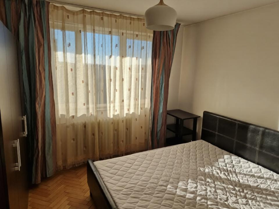 Apartament 2 camere semidecomandat, Aleea Bizusa