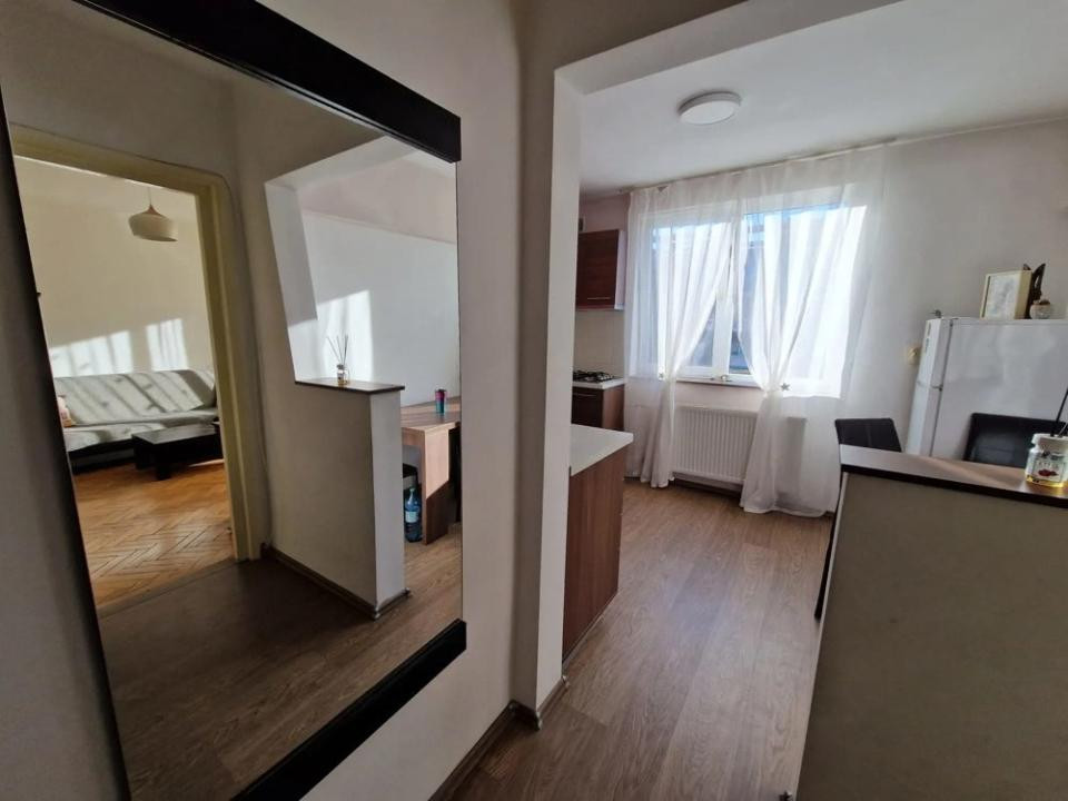 Apartament 2 camere semidecomandat, Aleea Bizusa