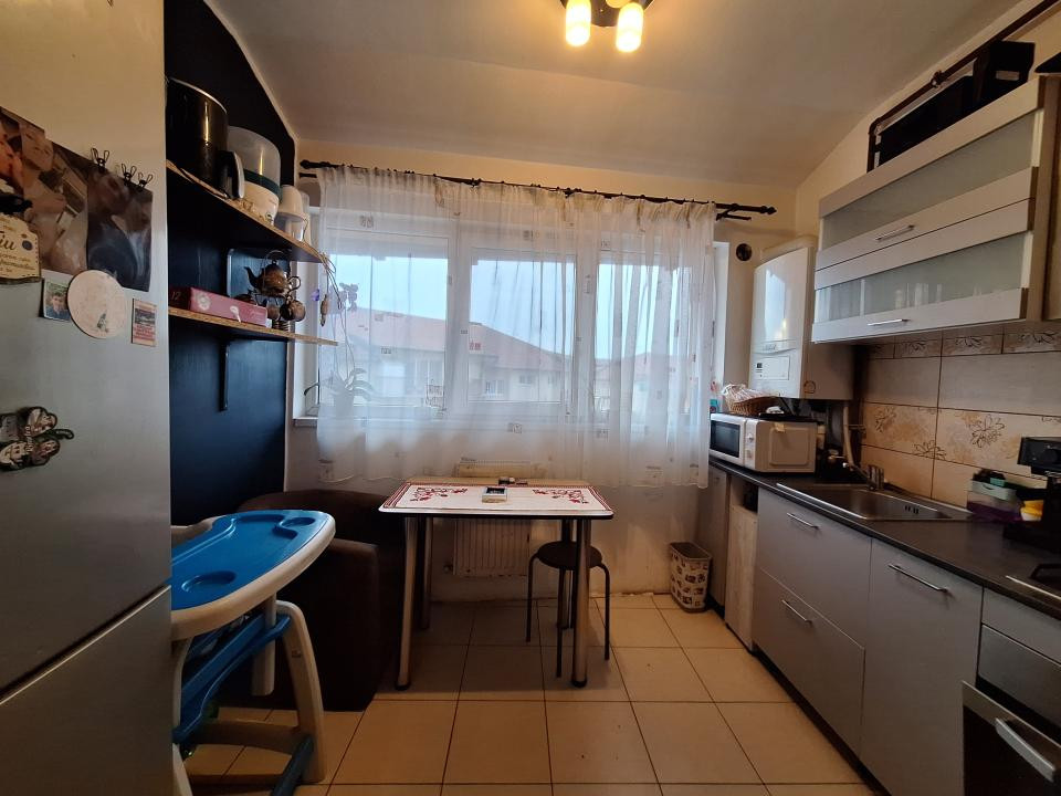 Apartament cu 2 camere, 39 mp, zona Florilor