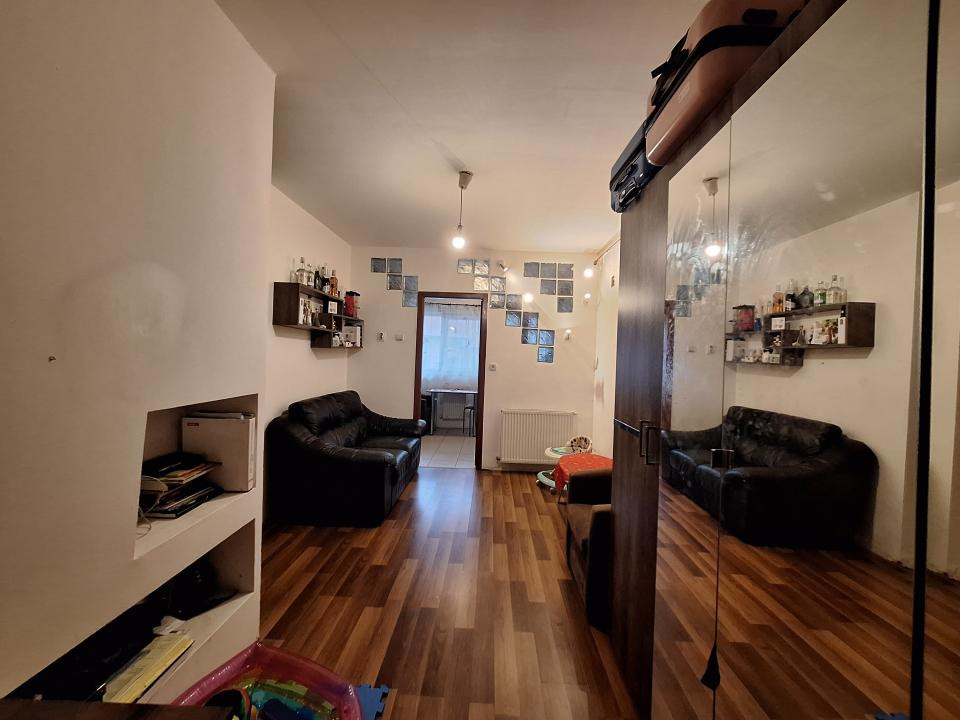 Apartament cu 2 camere, 39 mp, zona Florilor