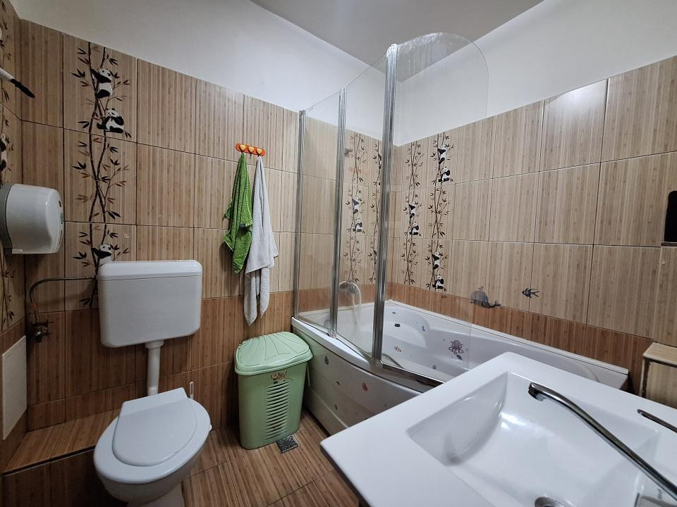 Apartament cu 2 camere, 39 mp, zona Florilor