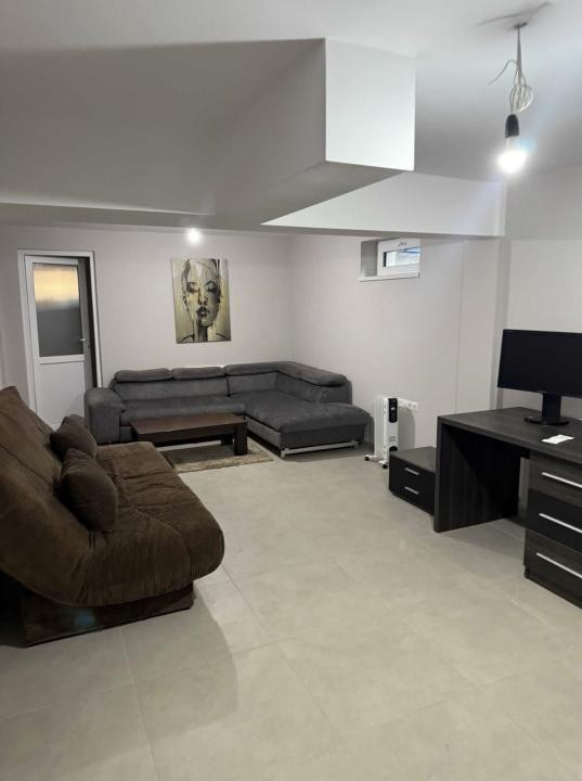 Spatiu/apartament cu 3 camere, parcare,bloc nou ,zona Teilor 