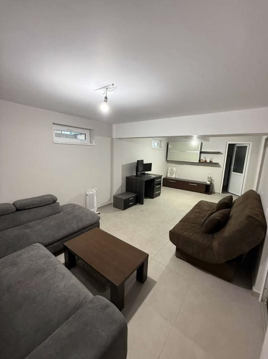 Spatiu/apartament cu 3 camere, parcare,bloc nou ,zona Teilor 