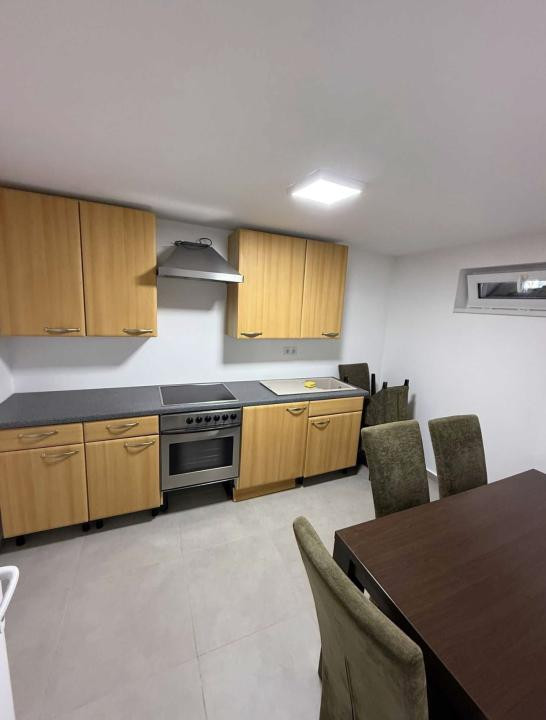 Spatiu/apartament cu 3 camere, parcare,bloc nou ,zona Teilor 