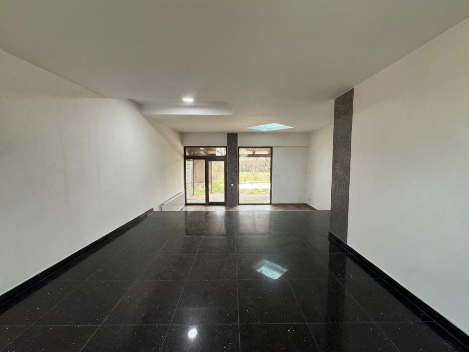 Casă individuală, 400 mp utili, 1300 mp teren, zona Eugen Ionesco