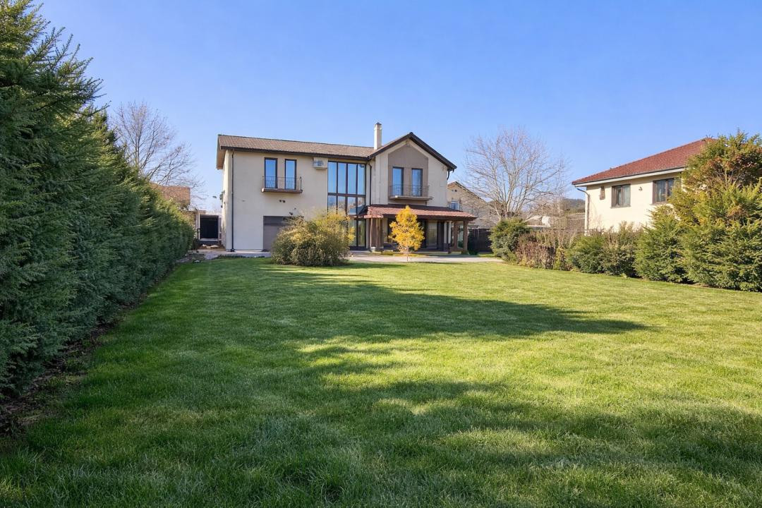 Casă individuală, 400 mp utili, 1300 mp teren, zona Eugen Ionesco