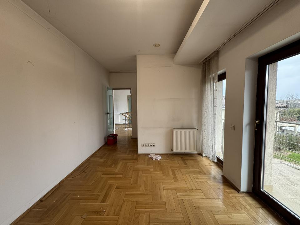 Casă individuală, 400 mp utili, 1300 mp teren, zona Eugen Ionesco