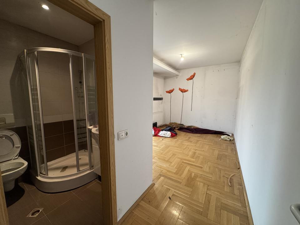 Casă individuală, 400 mp utili, 1300 mp teren, zona Eugen Ionesco