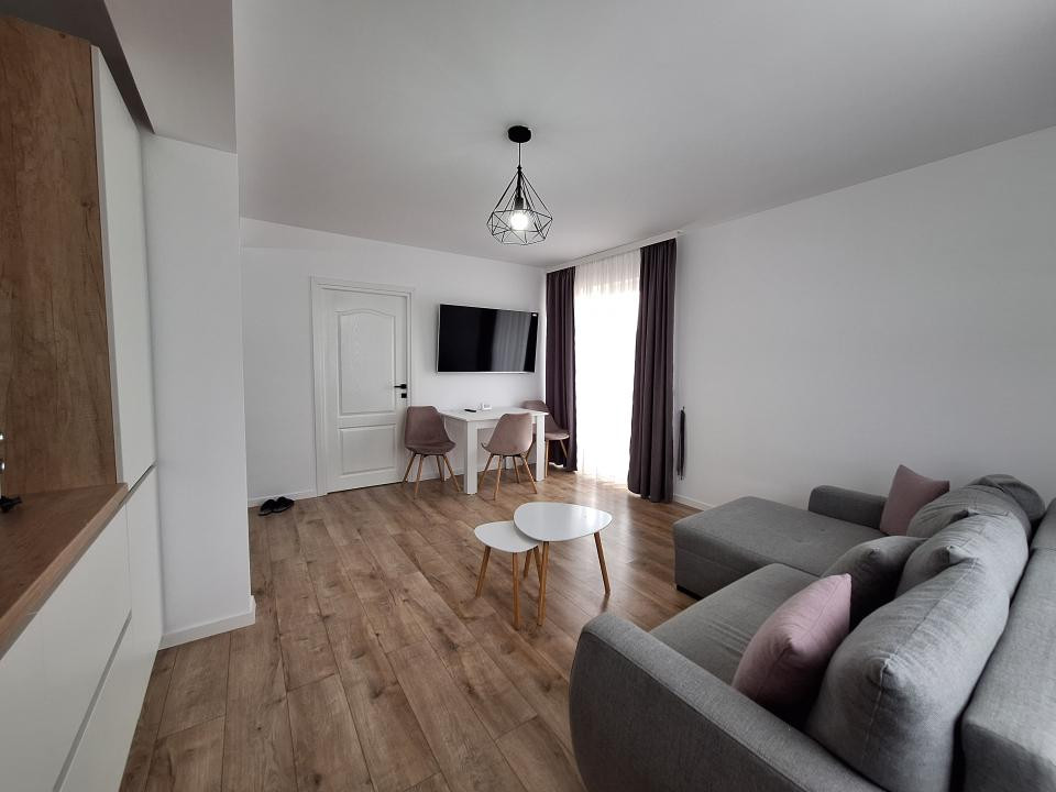 Apartament cu 3 camere, 50 mp, parcare, zona Tineretului