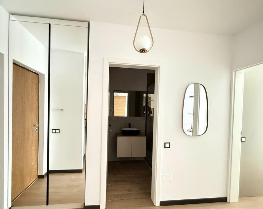 Apartament de 2 camere, 45 mp,Ultramodern,Mobilat/Utilat, Zona Eroilor