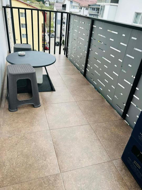 Apartament cu 3 camere, 61 mp, parcare, zona Stejarului