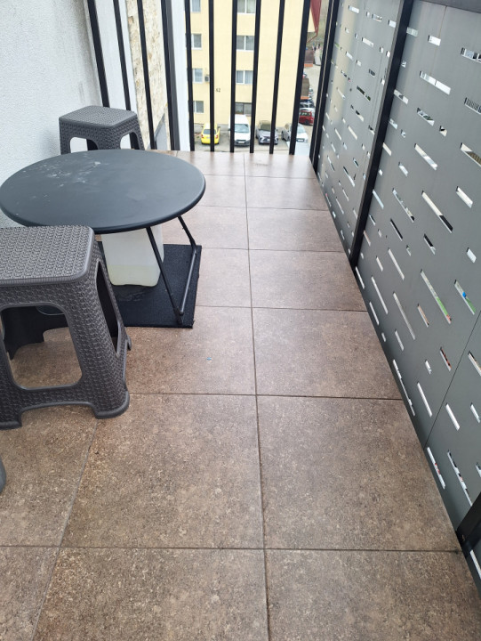 Apartament cu 3 camere, 61 mp, parcare, zona Stejarului