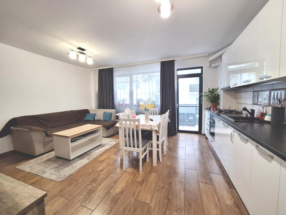 Apartament cu 3 camere, 61 mp, parcare, zona Stejarului
