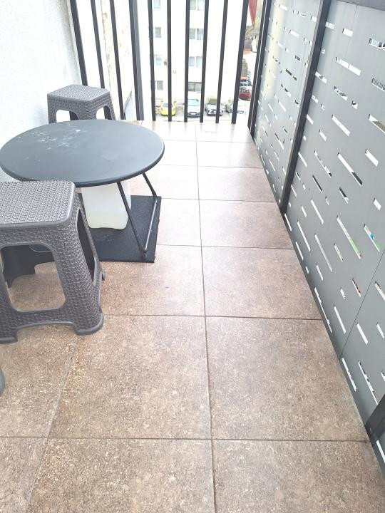 Apartament cu 3 camere, 61 mp, parcare, zona Stejarului