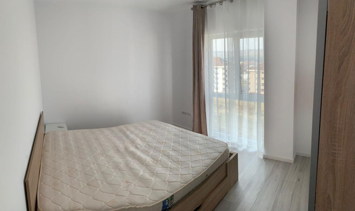 Apartament cu 2 camere, 38 mp, balcon, zona Teilor