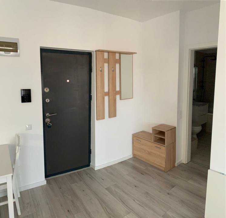 Apartament cu 2 camere, 38 mp, balcon, zona Teilor