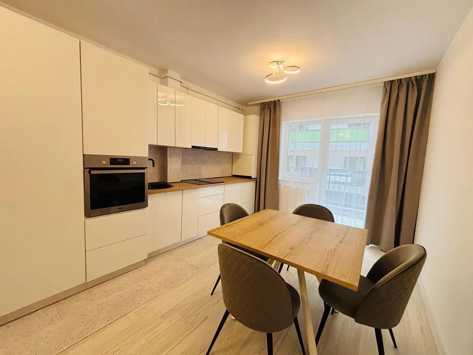 Apartament cu 2 camere, 55 mp, balcon, zona Terra