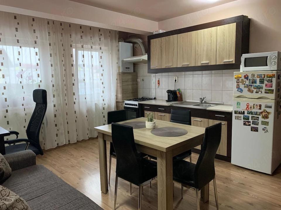 Apartament cu 2 camere, 44 mp, parcare, zona Eroilor