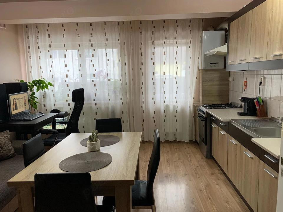 Apartament cu 2 camere, 44 mp, parcare, zona Eroilor