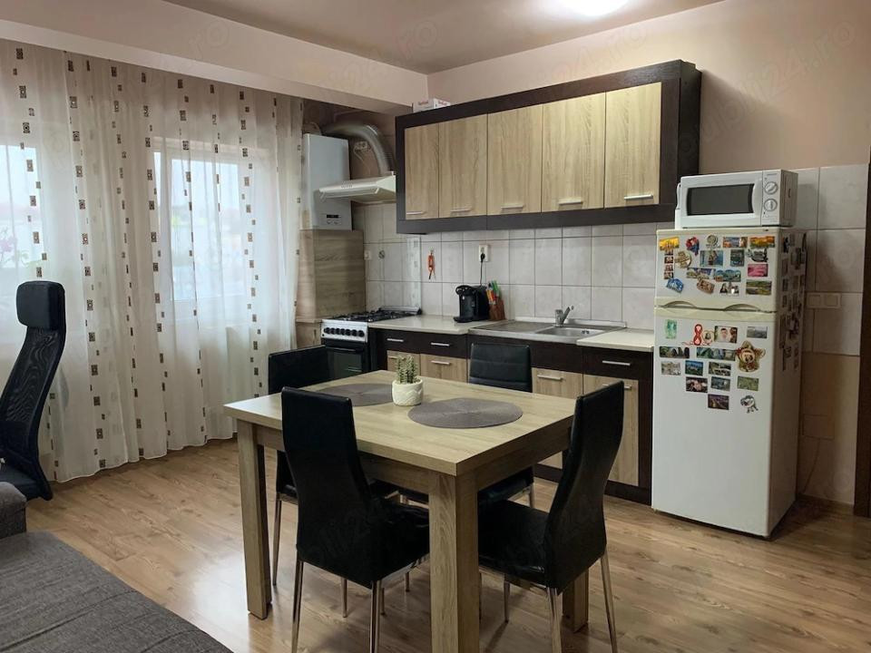 Apartament cu 2 camere, 44 mp, parcare, zona Eroilor