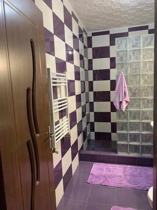 Apartament cu 2 camere, 44 mp, parcare, zona Eroilor