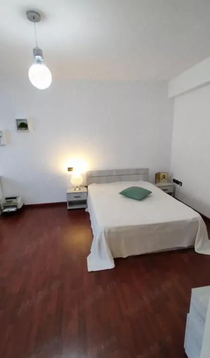 Inchiriez apartament 3 camere si garaj