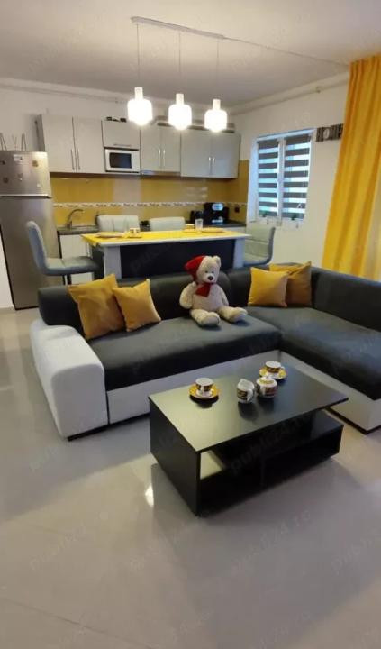 Inchiriez apartament 3 camere si garaj