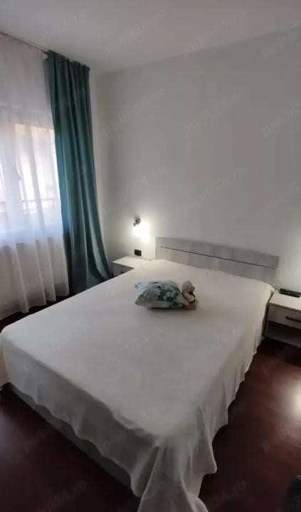 Inchiriez apartament 3 camere si garaj